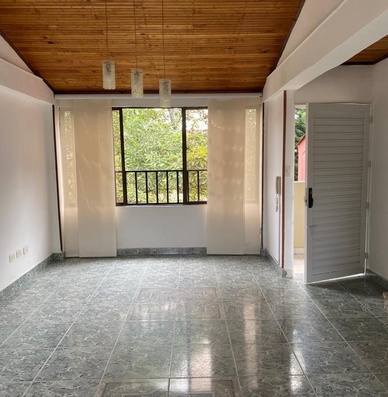 Apartamento en venta en El Limonar, Cali 2 habitaciones Parqueadero comunitario