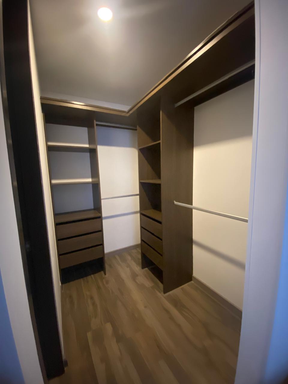 214465-271286-1519549989866350 Apartamento en Venta en Las Nieves Bogotá Balcón, Parqueadero y Depósito