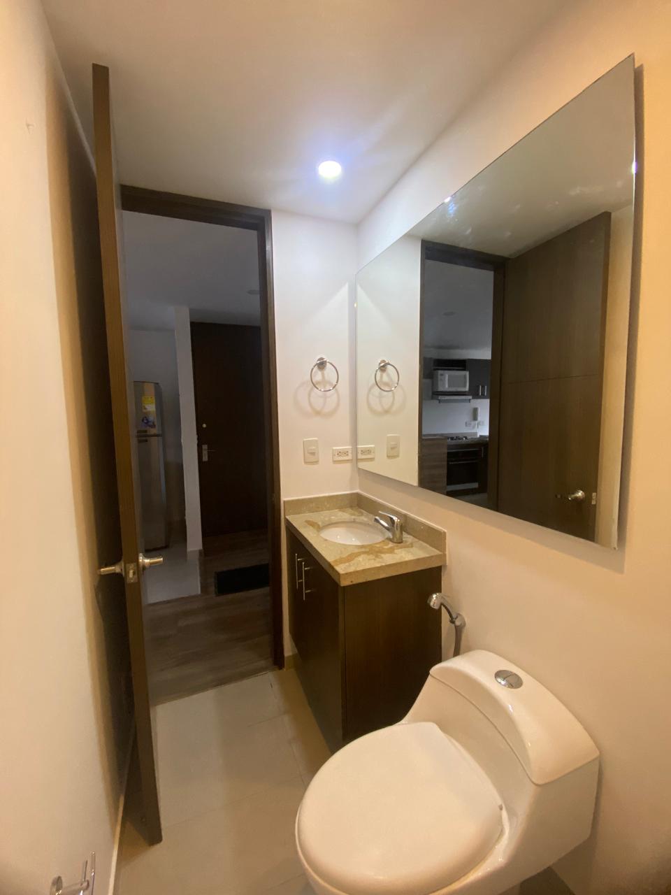 214465-271286-1523104949256759 Apartamento en Venta en Las Nieves Bogotá Balcón, Parqueadero y Depósito