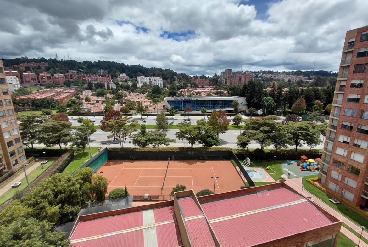 Apartamento en Venta en Colina Campestre Bogota 100 m² con Balcones, Parqueadero y Depósito