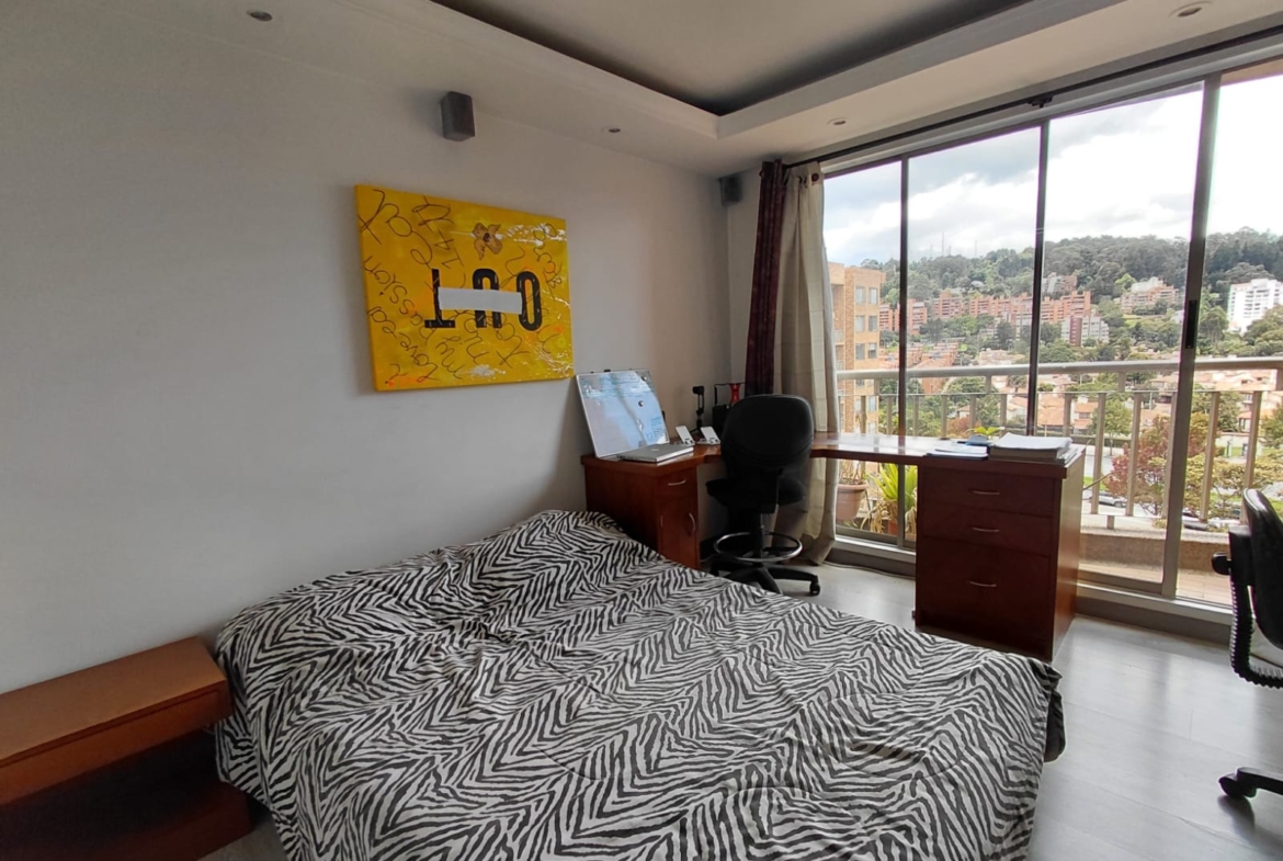 Apartamento en Venta en Colina Campestre Bogota 100 m² con Balcones, Parqueadero y Depósito