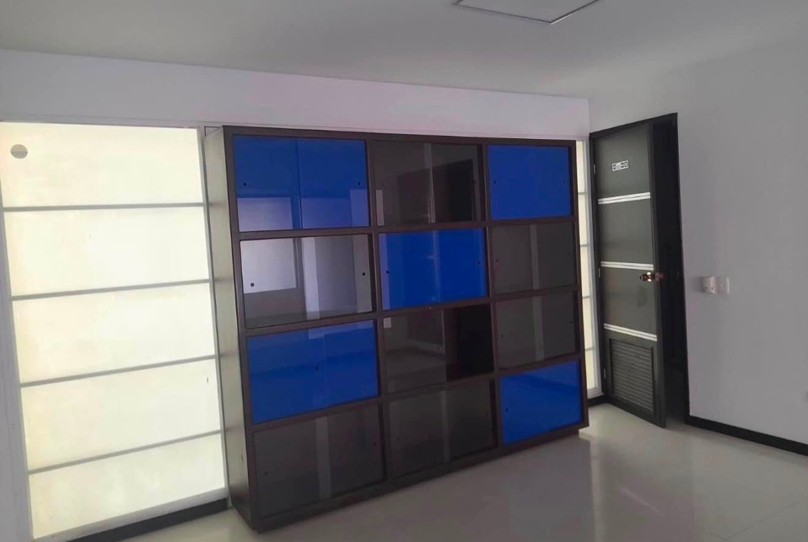 Local Comercial u Oficina en Venta o Arriendo en Centro Comercial Chipichape | 100 m²