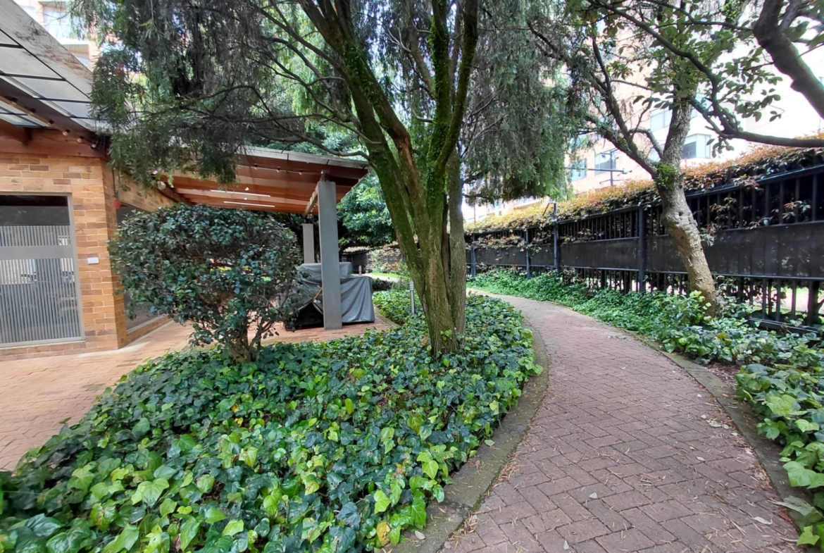 Apartamento en Venta en Colina Campestre Bogota 100 m² con Balcones, Parqueadero y Depósito