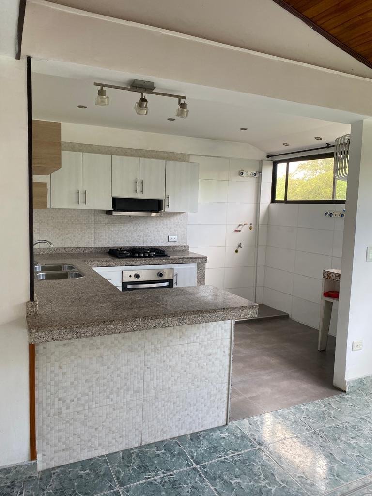 214465-271286-2092752744987563 Apartamento en venta en El Limonar, Cali 2 habitaciones Parqueadero comunitario