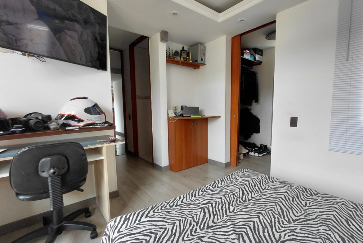 Apartamento en Venta en Colina Campestre Bogota 100 m² con Balcones, Parqueadero y Depósito