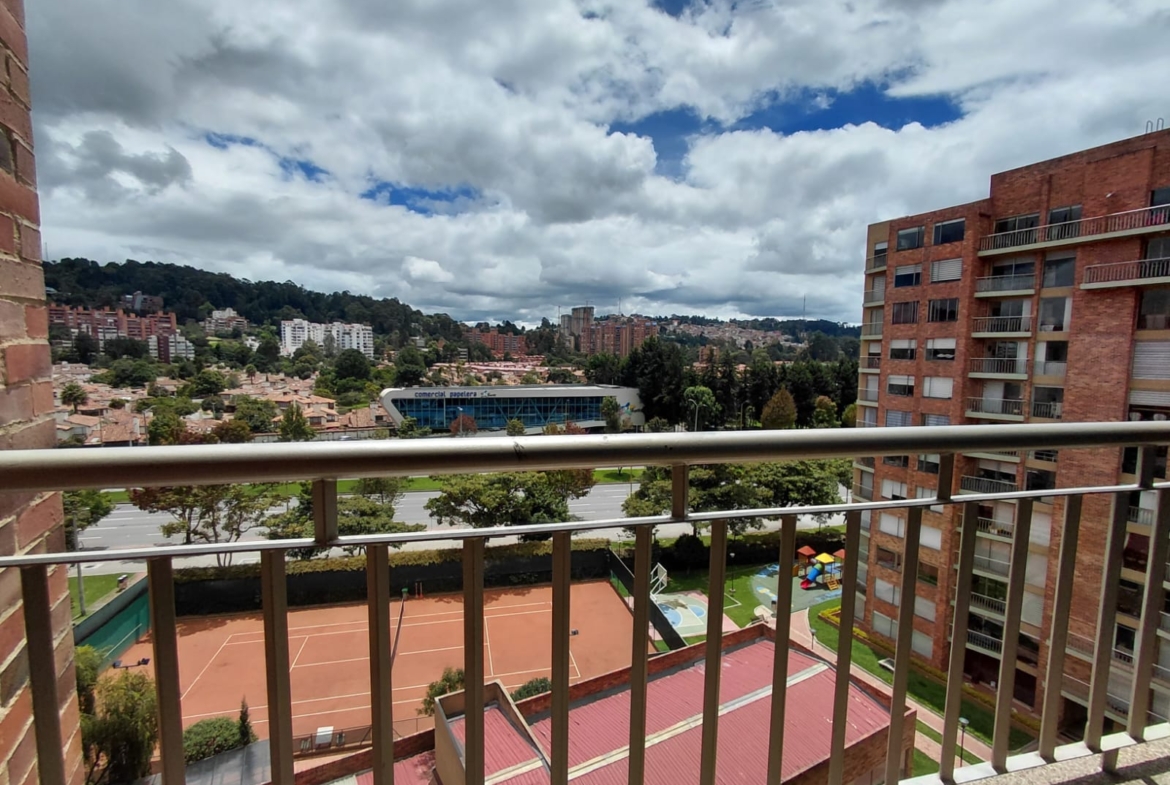 Apartamento en Venta en Colina Campestre Bogota 100 m² con Balcones, Parqueadero y Depósito