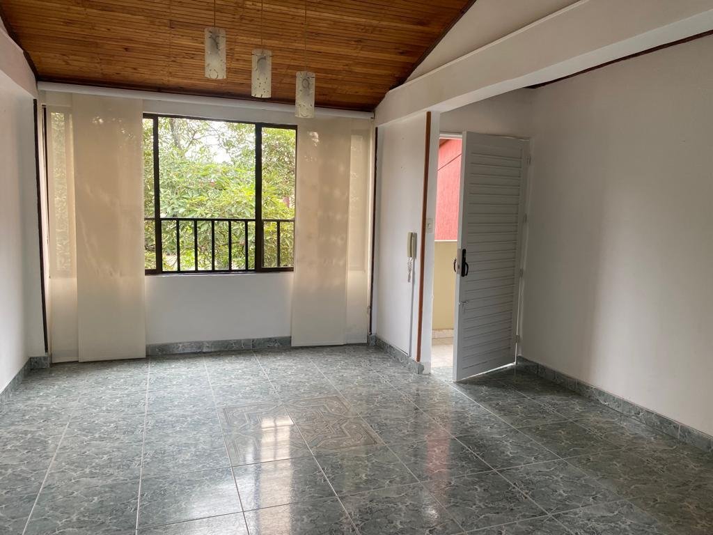 Apartamento en venta en El Limonar, Cali 2 habitaciones Parqueadero comunitario
