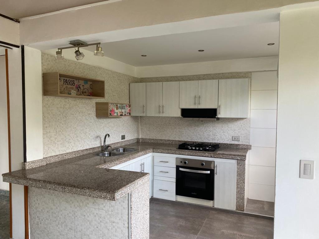 Apartamento en venta en El Limonar, Cali 2 habitaciones Parqueadero comunitario