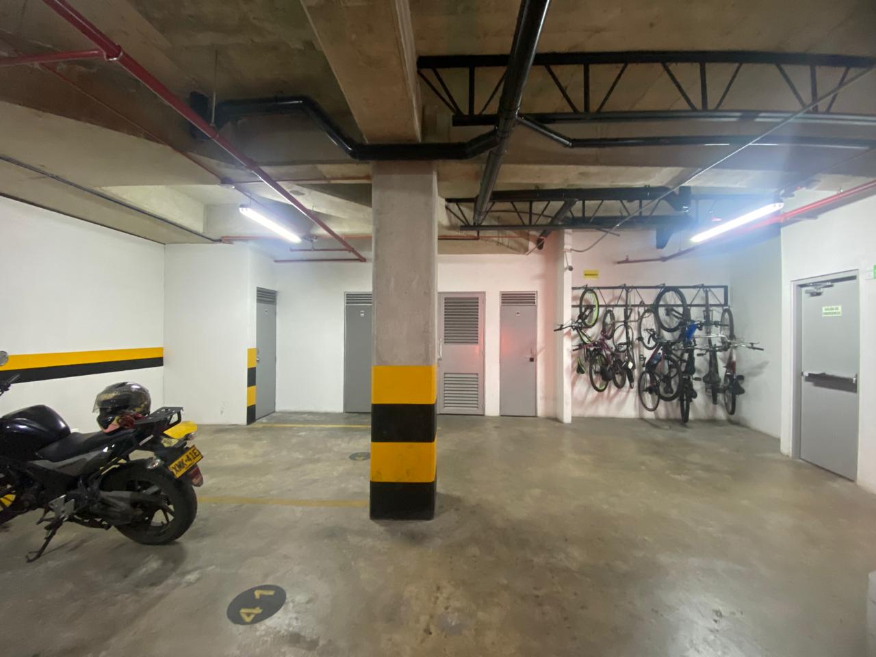 214465-271286-3102465413476136 Apartamento en Venta en Las Nieves Bogotá Balcón, Parqueadero y Depósito