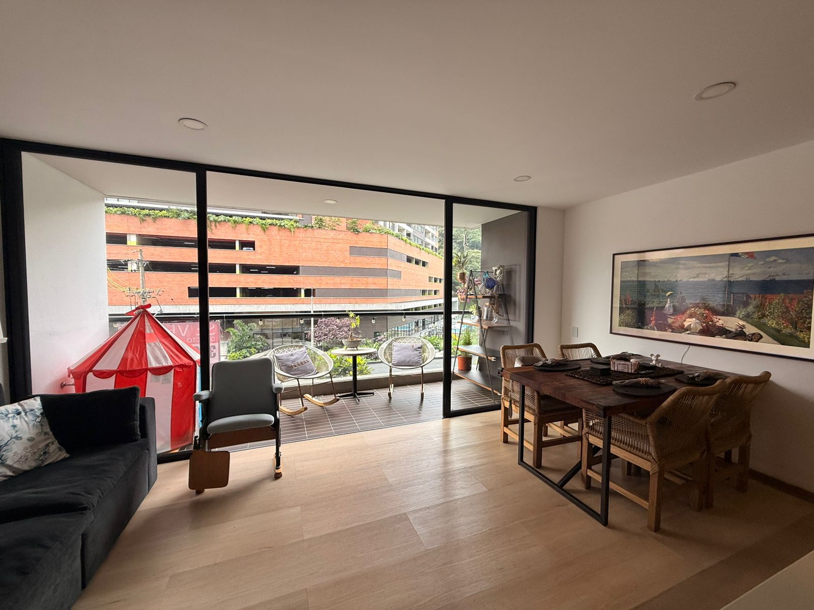 214465-271286-3843220369153510 Apartamento en Venta en En Envigado barrio El Trianon con Acabados Modernos y Tecnología