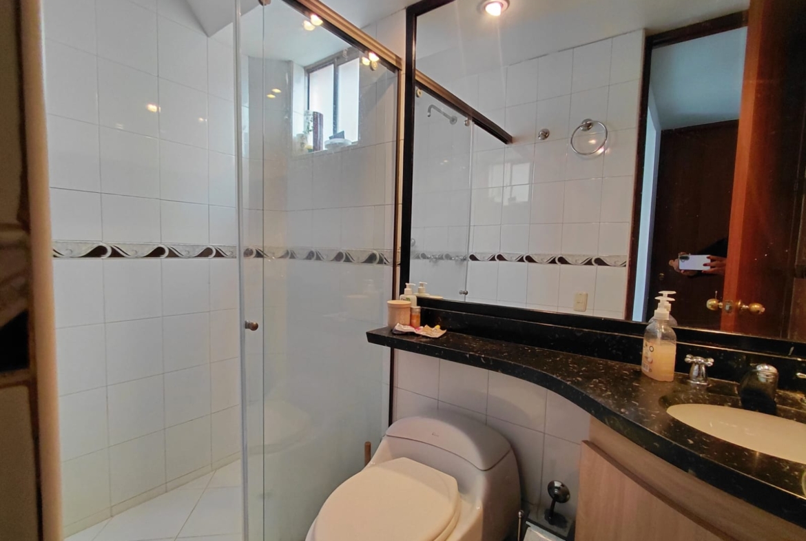 Apartamento en Venta en Colina Campestre Bogota 100 m² con Balcones, Parqueadero y Depósito