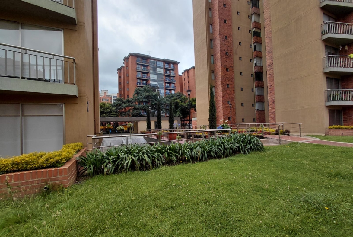 Apartamento en Venta en Colina Campestre Bogota 100 m² con Balcones, Parqueadero y Depósito