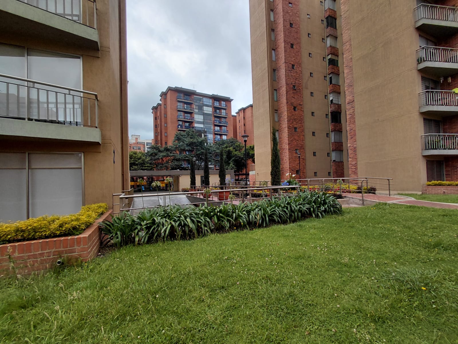 214465-271286-4451492761790799 Apartamento en Venta en Colina Campestre Bogota 100 m² con Balcones, Parqueadero y Depósito