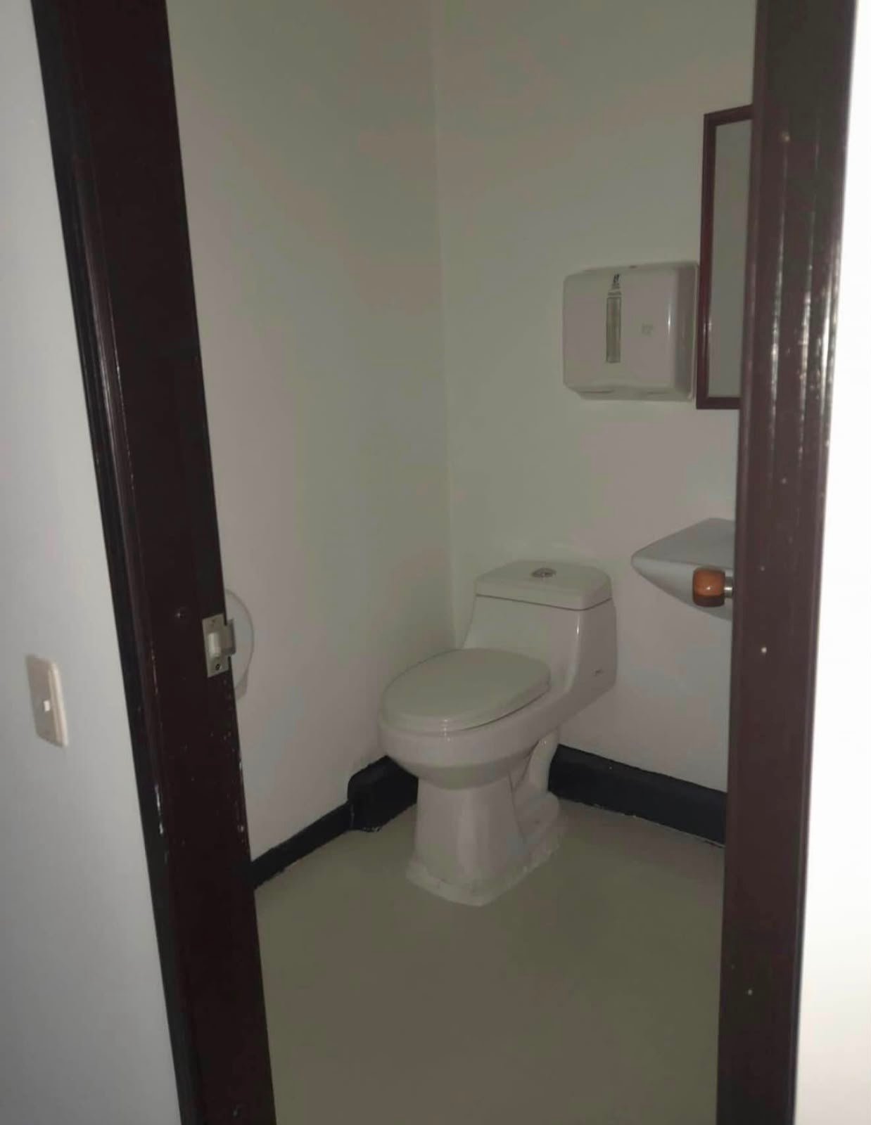 Local Comercial u Oficina en Venta o Arriendo en Centro Comercial Chipichape | 100 m²