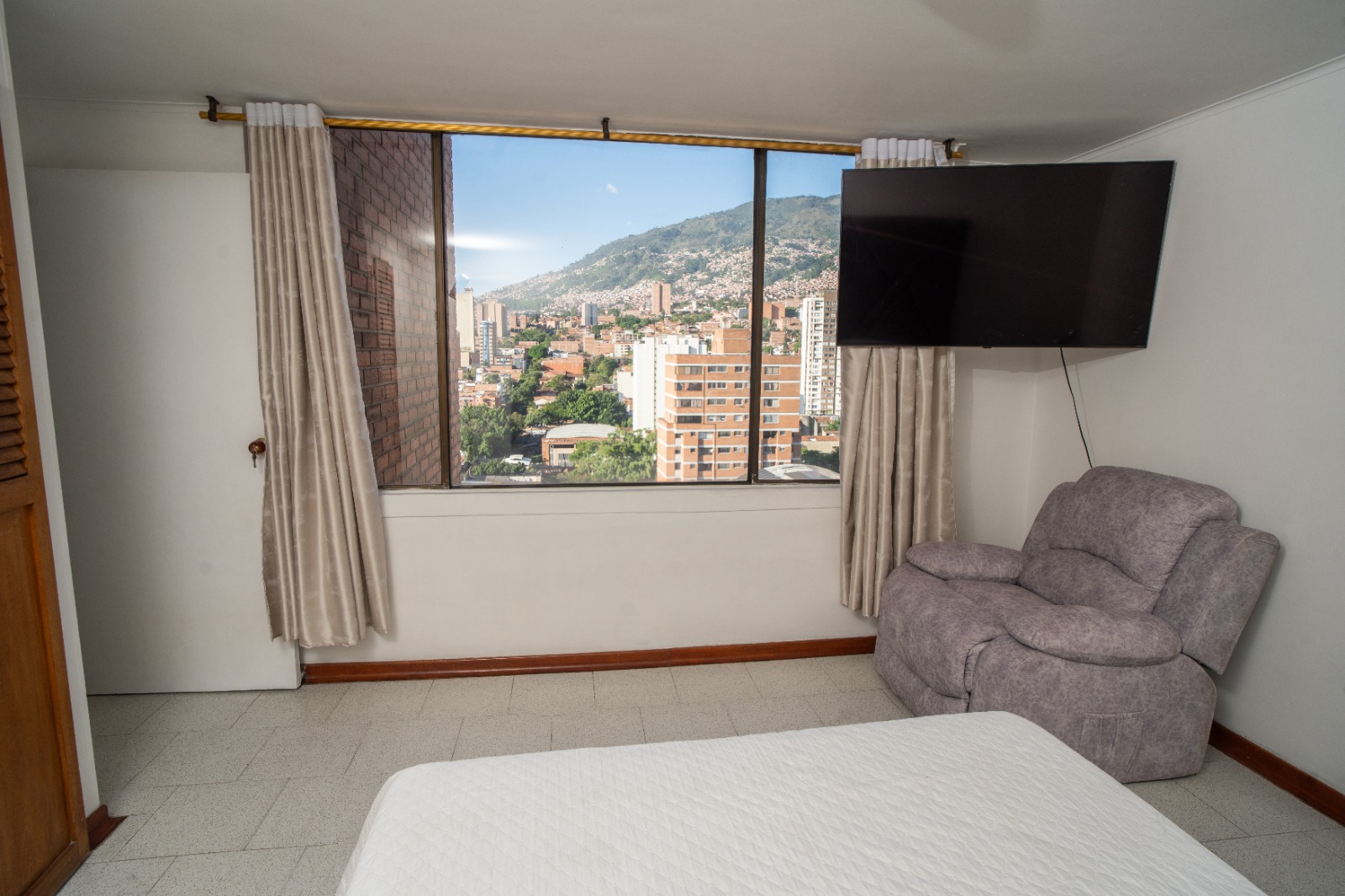 214465-271286-989287697150242 Apartamento en Venta en el Centro de Medellín Torre Caracas 2