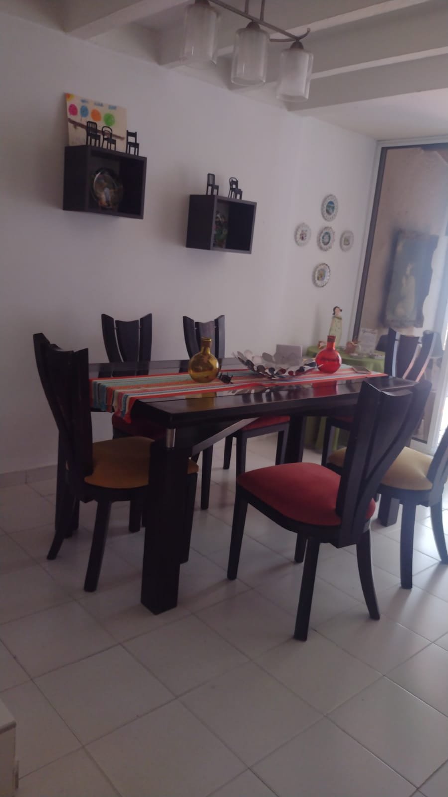 Casa en venta en Bucaramanga, Sector Cacique – Conjunto cerrado con 4 habitaciones, estudio y parqueadero cubierto
