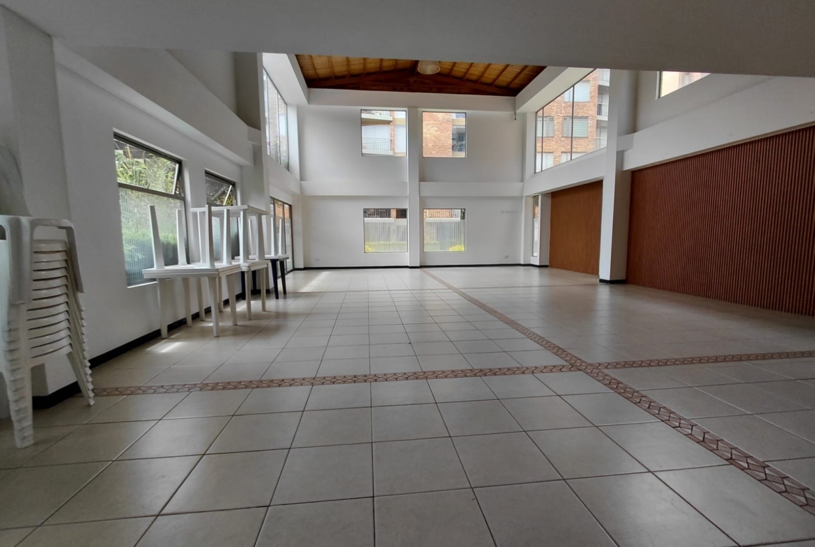 Apartamento en Venta en Colina Campestre Bogota 100 m² con Balcones, Parqueadero y Depósito
