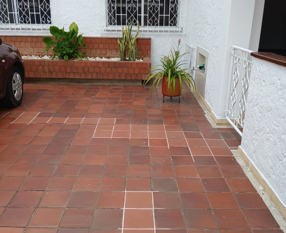 ARRIENDO CASA EN EL SUR DE CALI – PRIMER PISO