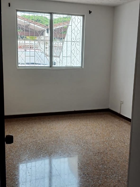 ARRIENDO CASA EN EL SUR DE CALI – PRIMER PISO
