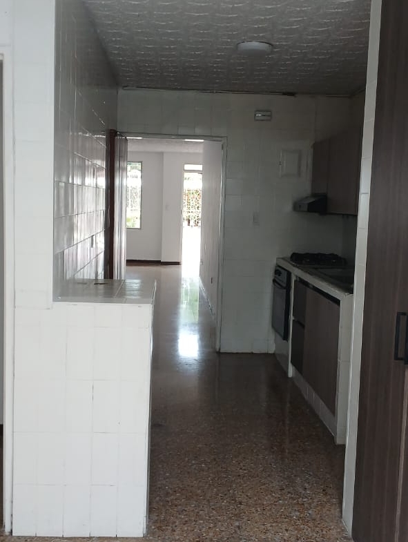 ARRIENDO CASA EN EL SUR DE CALI – PRIMER PISO