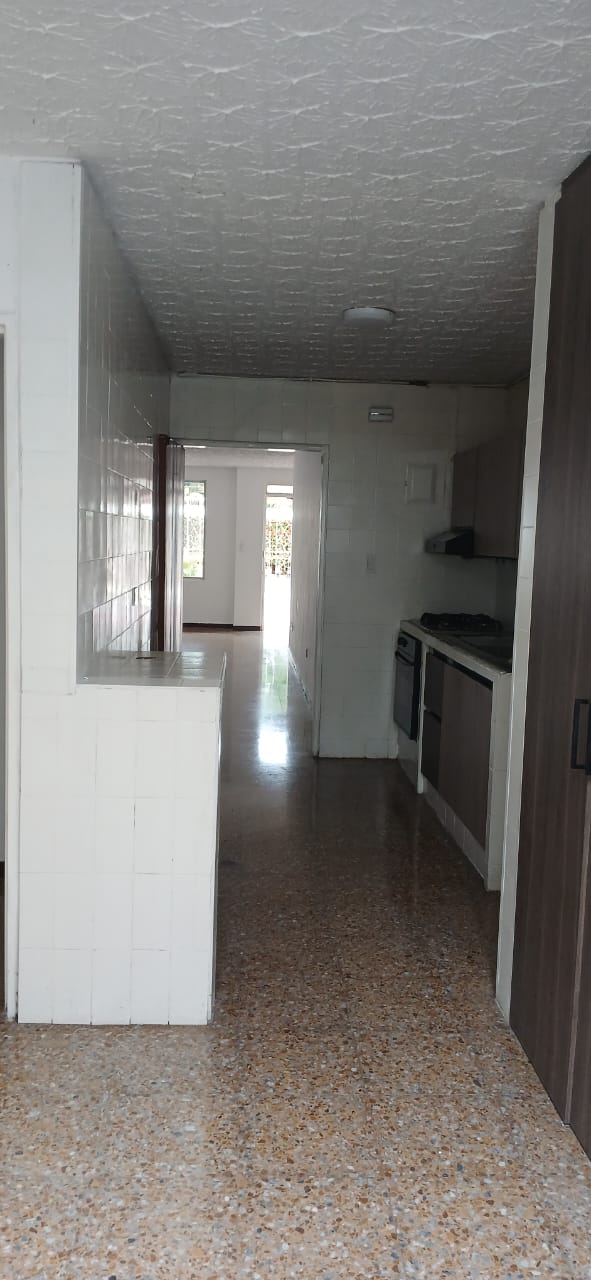 ARRIENDO CASA EN EL SUR DE CALI – PRIMER PISO