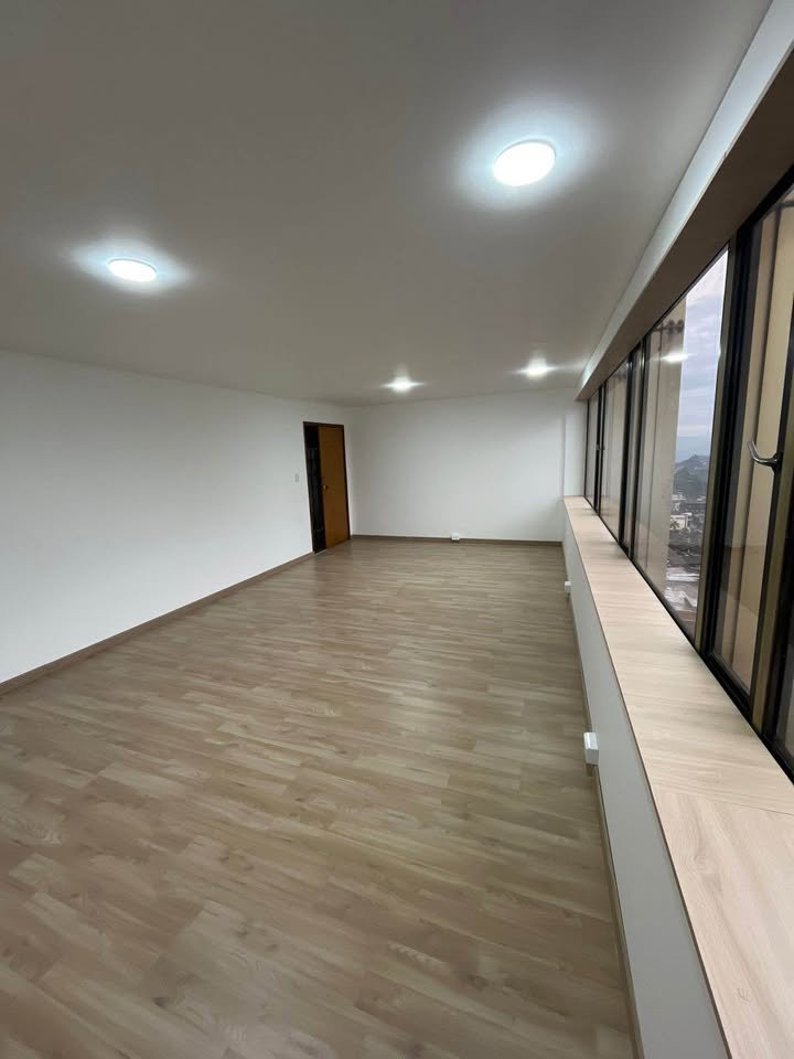 Oficina en venta — Edificio Banco de Bogotá, Centro de Manizales.