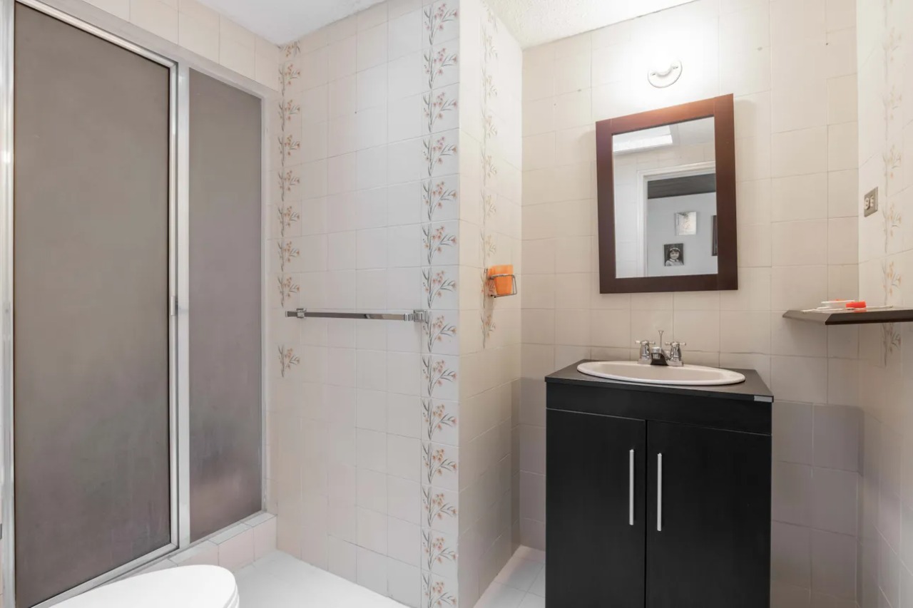 BAÑO 2 Casa en Venta en Nueva Autopista, Bogotá