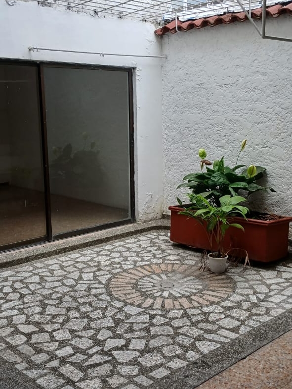 ARRIENDO CASA EN EL SUR DE CALI – PRIMER PISO