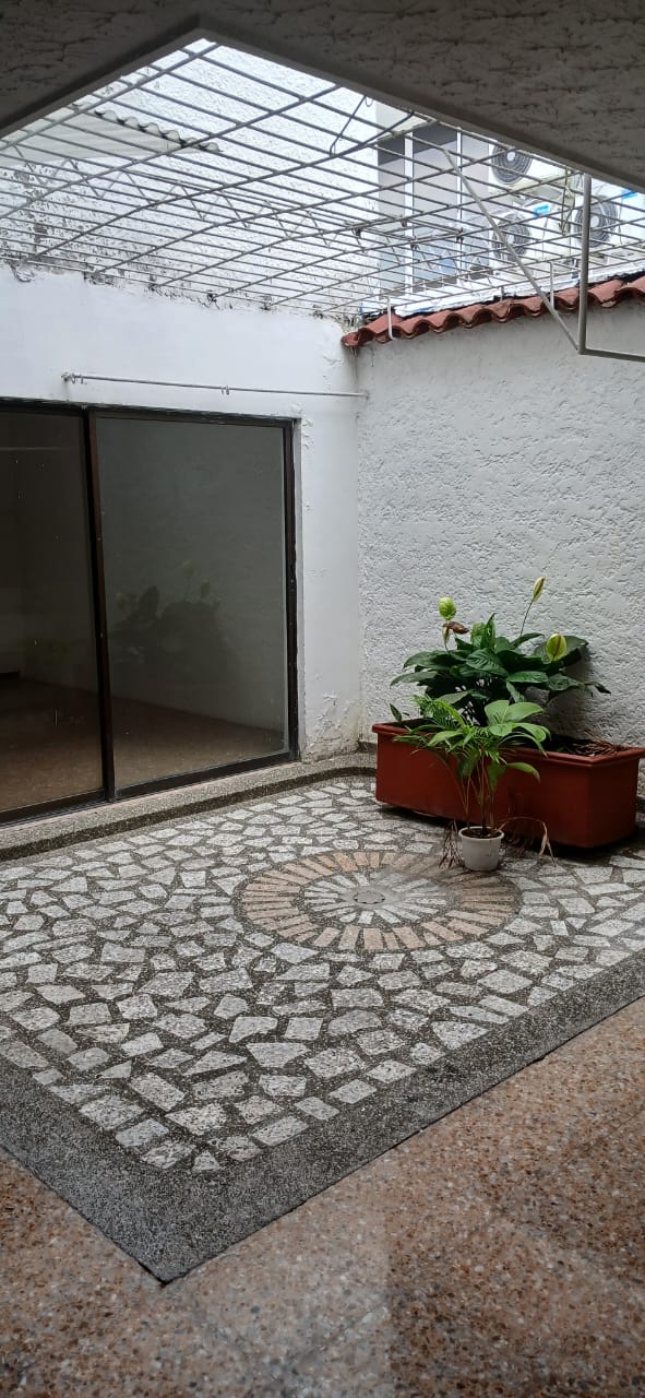 ARRIENDO CASA EN EL SUR DE CALI – PRIMER PISO