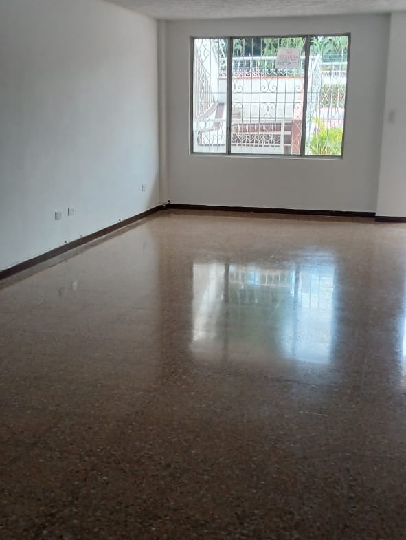 ARRIENDO CASA EN EL SUR DE CALI – PRIMER PISO