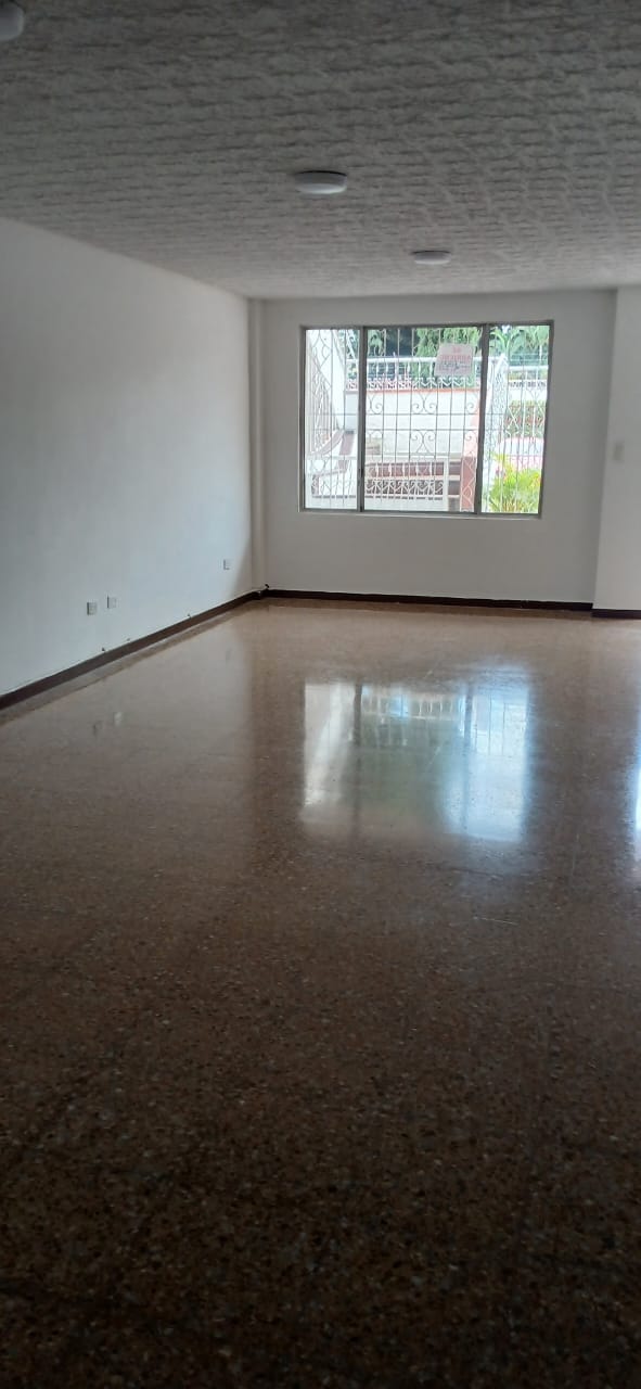 ARRIENDO CASA EN EL SUR DE CALI – PRIMER PISO