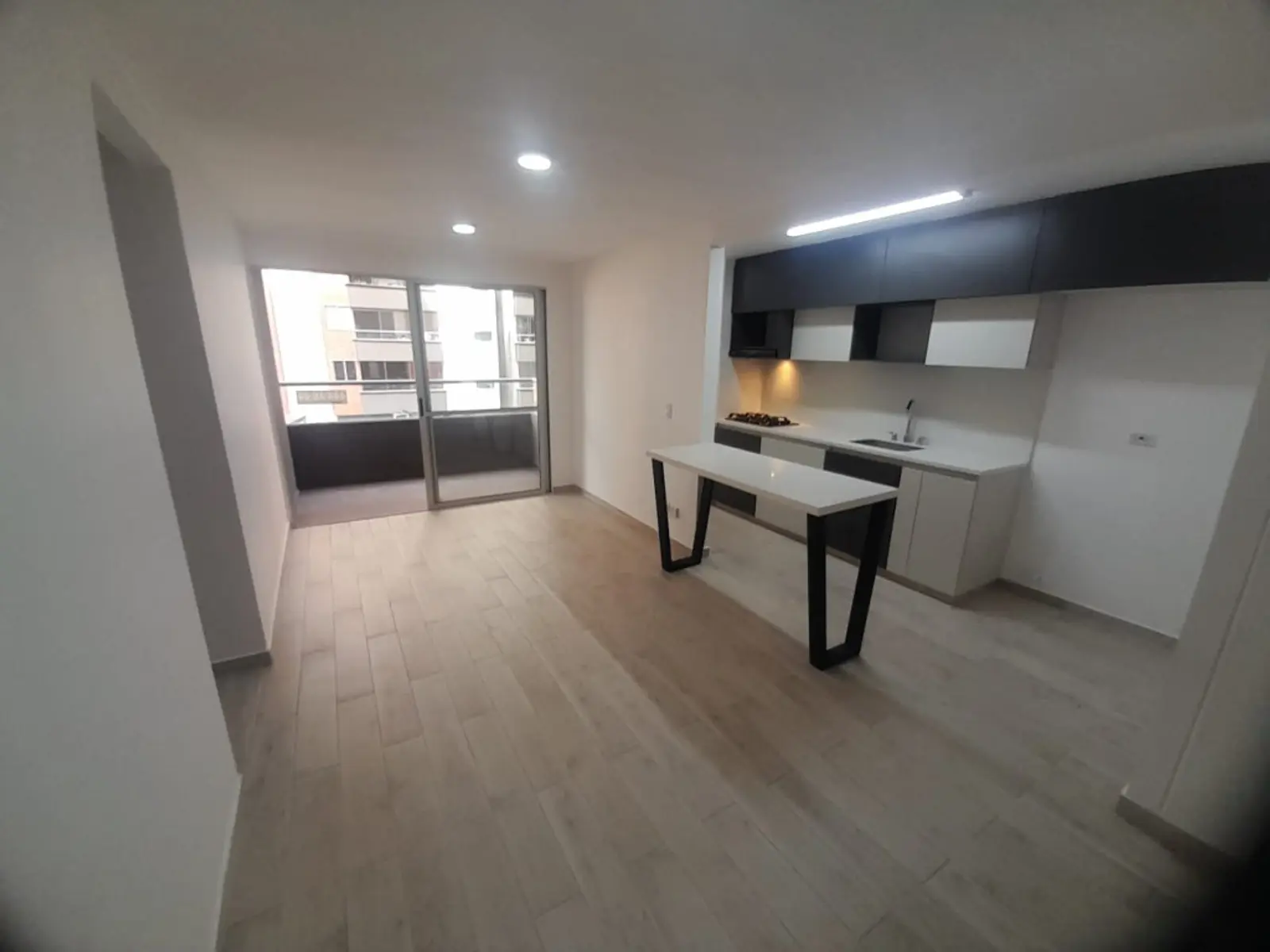 Apartamento en Arriendo en Entrecolinas, Medellín