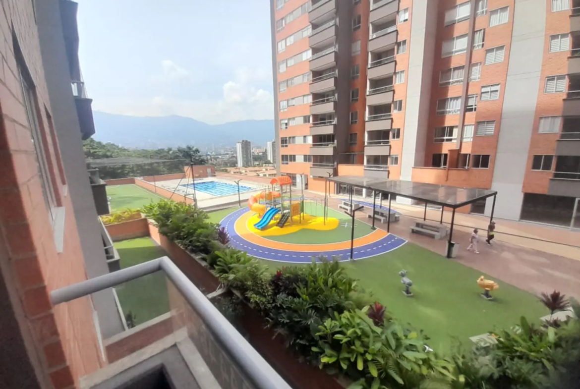 Apartamento en Arriendo en Entrecolinas, Medellín