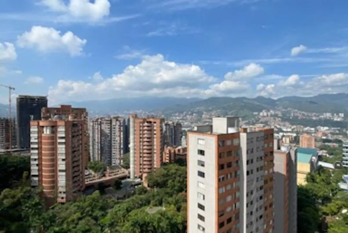 Apartamento en Arriendo en Los Balsos, Medellín