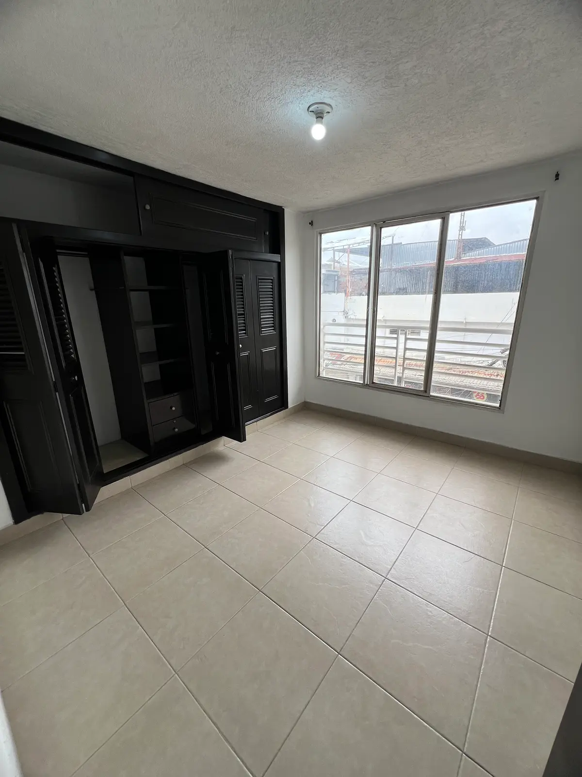 th.outside1200x1200.6a281620bb43e_infocdn__axhnmynzlxjgol9s0k79ch8naeo9cm9rtjn7uobdjpg Apartamento en Arriendo en Caldas, Cali