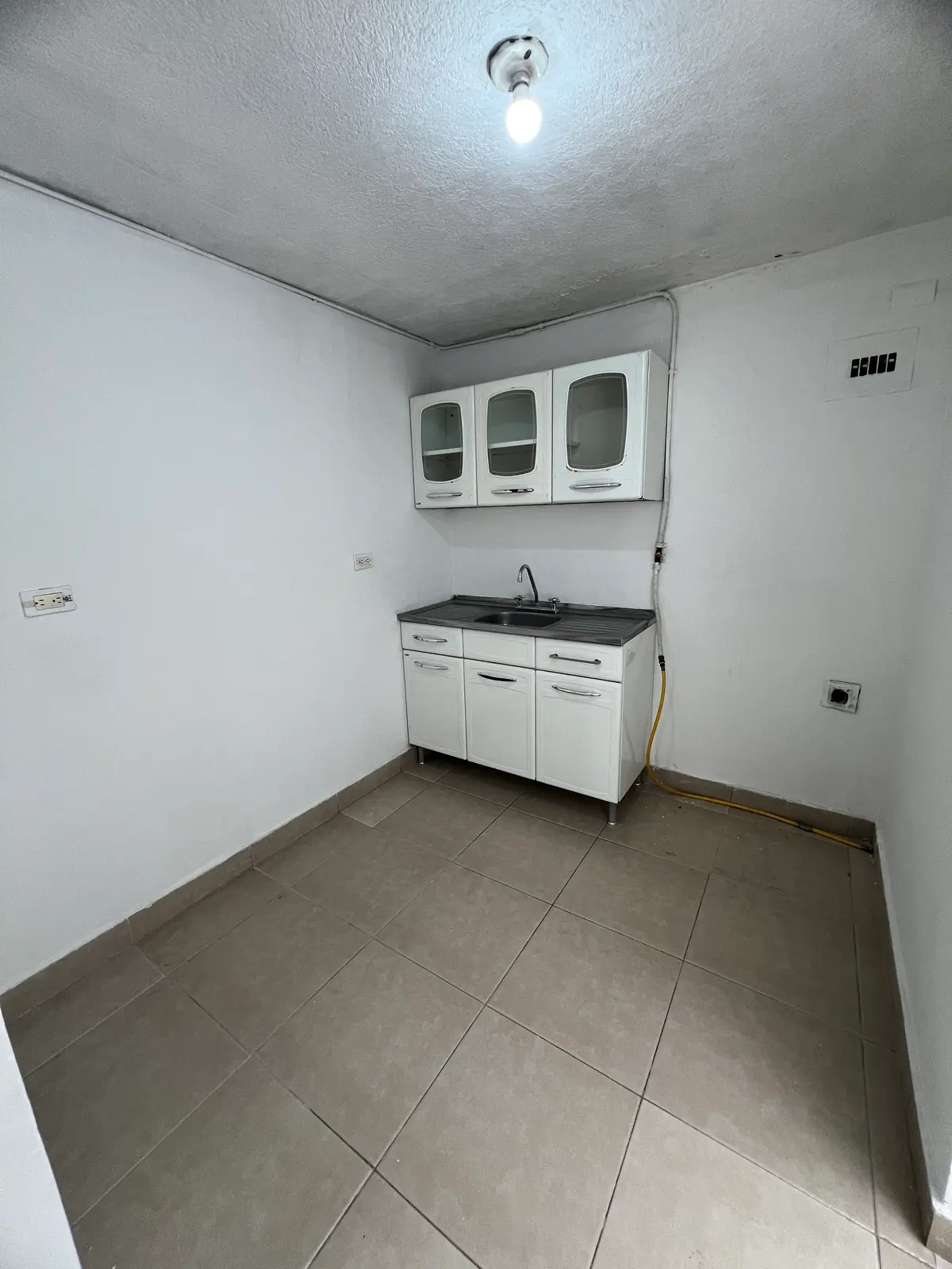 th.outside1200x1200.6a281623a38f2_infocdn__cmcdbmszubirkfp2eul6my3y6bbkteu55eu2whorjpg Apartamento en Arriendo en Caldas, Cali