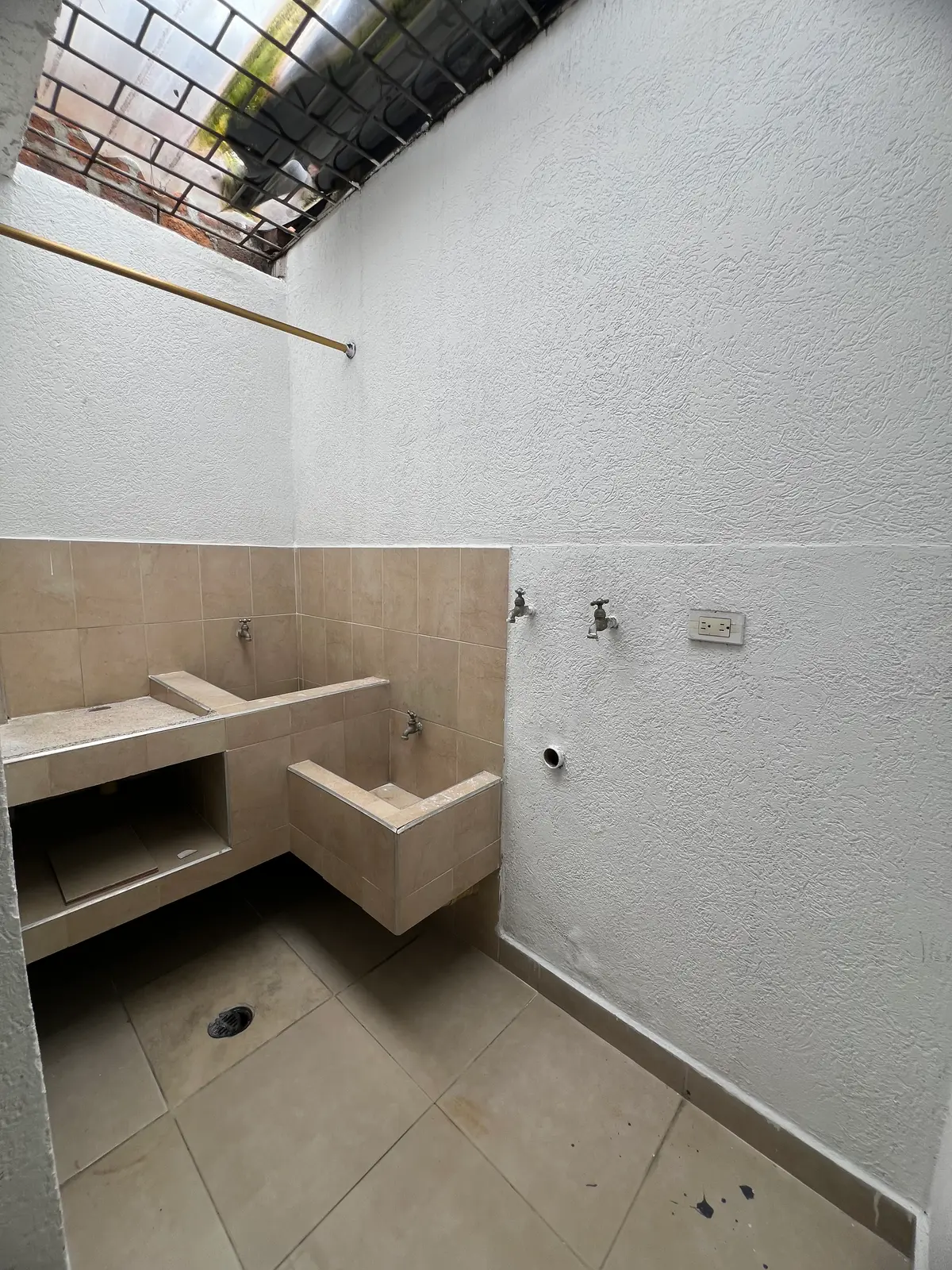 th.outside1200x1200.6a28162c0c5a0_infocdn__p1axptdgjp9z0mi3oxebxduaanbu8kpqhq0ucm3ejpg Apartamento en Arriendo en Caldas, Cali