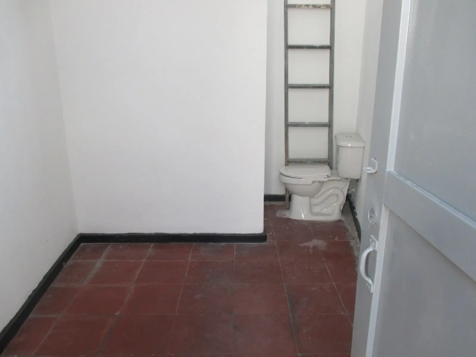 th.outside1200x1200.6a296f2f4b7ca_infocdn__ste4jy8ujte6iahpgmhha0ci80lx2vpciz974wbpjpg Apartamento en Arriendo en San juan bosco, Cali