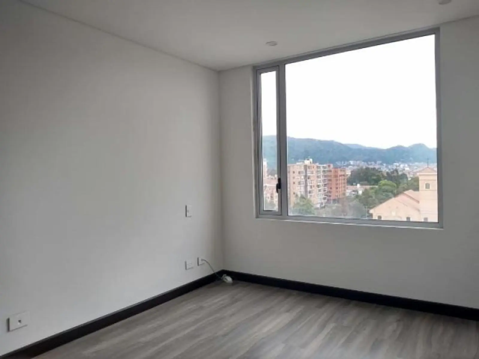 th.outside1200x1200.6a33b14458e13_infocdn__1982602-1-1781720720-2jpg Apartamento en Arriendo en La Calleja, Bogotá