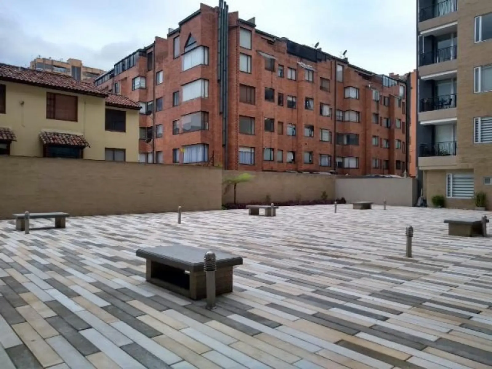 th.outside1200x1200.6a33b144a41ee_infocdn__1982602-1-1781720721-4jpg Apartamento en Arriendo en La Calleja, Bogotá