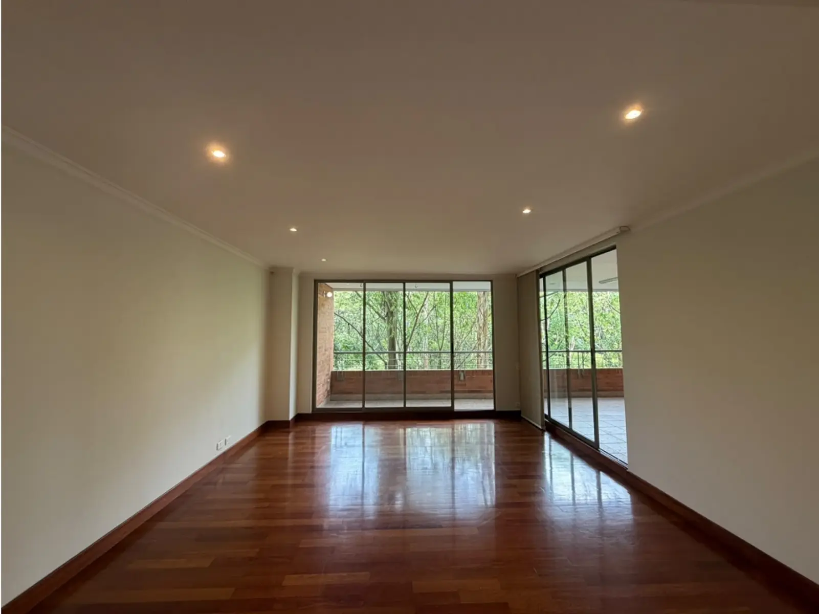 Apartamento en Arriendo en Loma de los Gonzalez, Medellín