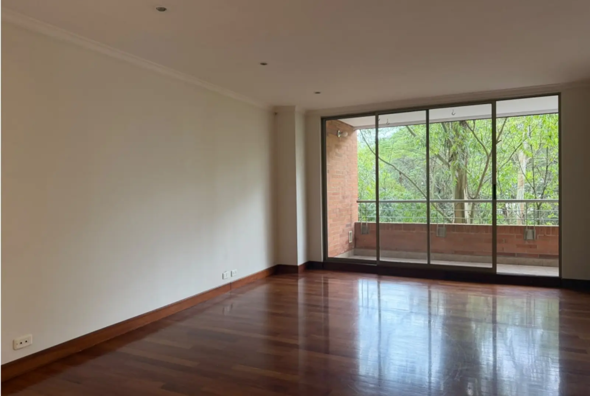 Apartamento en Arriendo en Loma de los Gonzalez, Medellín