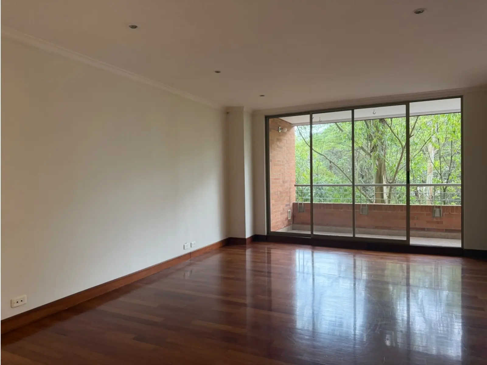 Apartamento en Arriendo en Loma de los Gonzalez, Medellín
