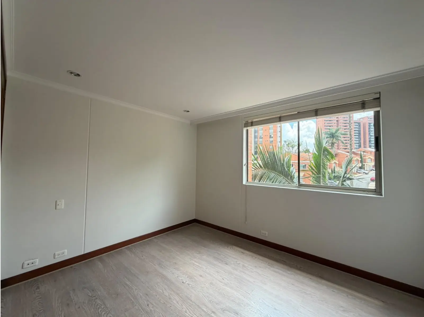Apartamento en Arriendo en Loma de los Gonzalez, Medellín