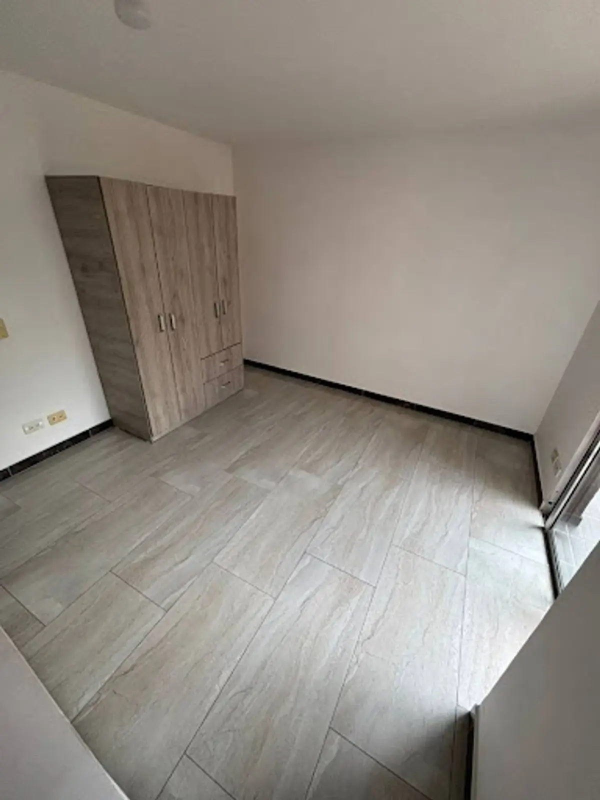 th.outside1200x1200.6a36b826273ea_infocdn__lyya-jxd1mfoexek45juwe4ckamsbhiu–xg9g-kwl6sf1sbjrsel503rgvigch-hvtbbbqbgfefkc2hnx25txkclep9bpndapizn4h-ck Apartamento en Arriendo en Calasanz, Medellín