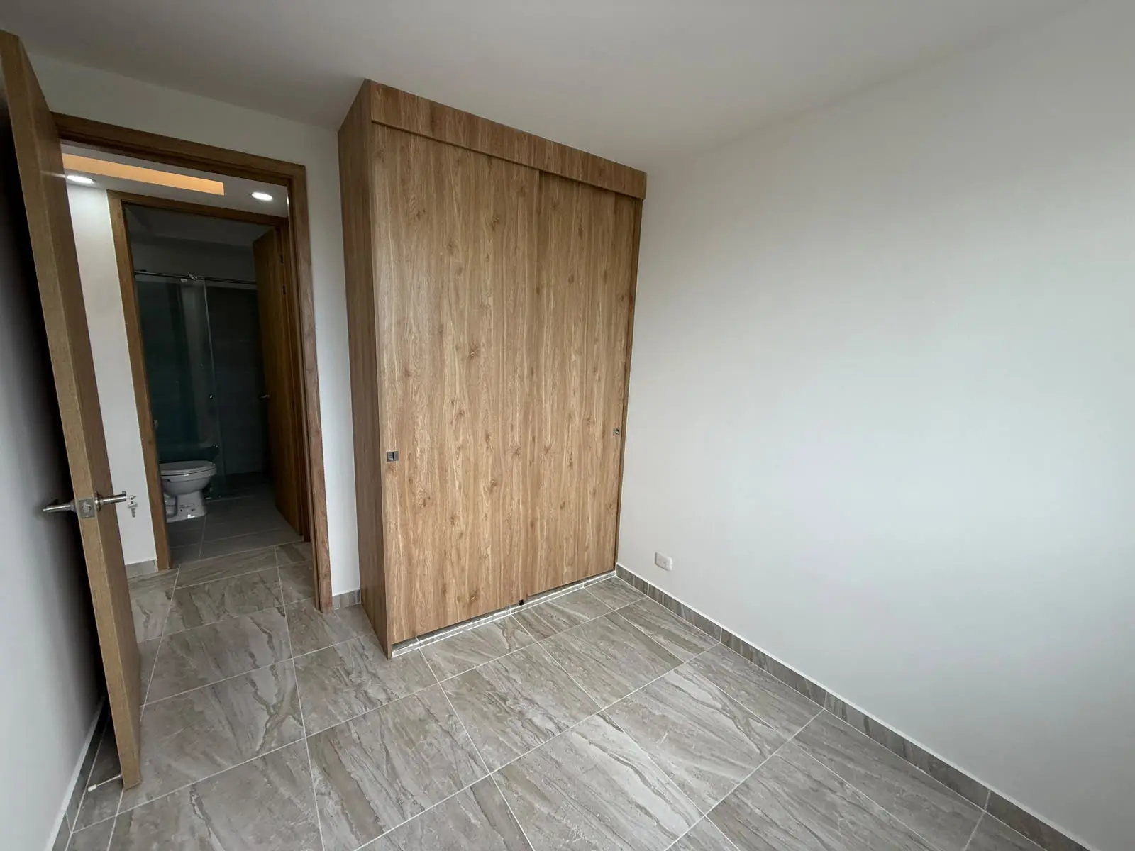 th.outside1200x1200.6a395a6059910_infocdn__property-22252-3-1782140349-imagenjpg Apartamento en Arriendo en Bochalema, Cali