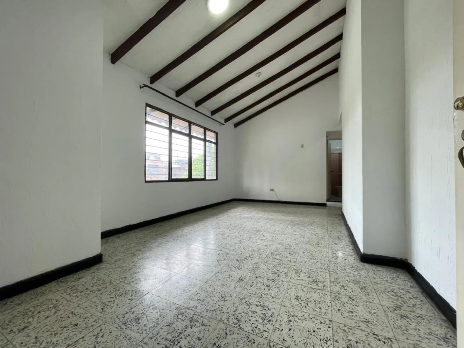 Apartamento en Arriendo en Urbanizacion colseguros, Cali
