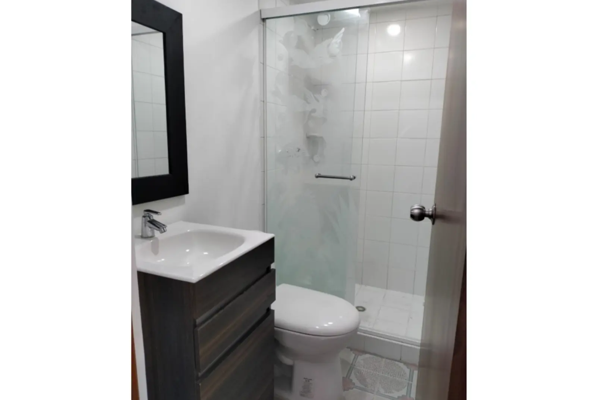 Apartamento en Arriendo en Loma del Indio, Medellín