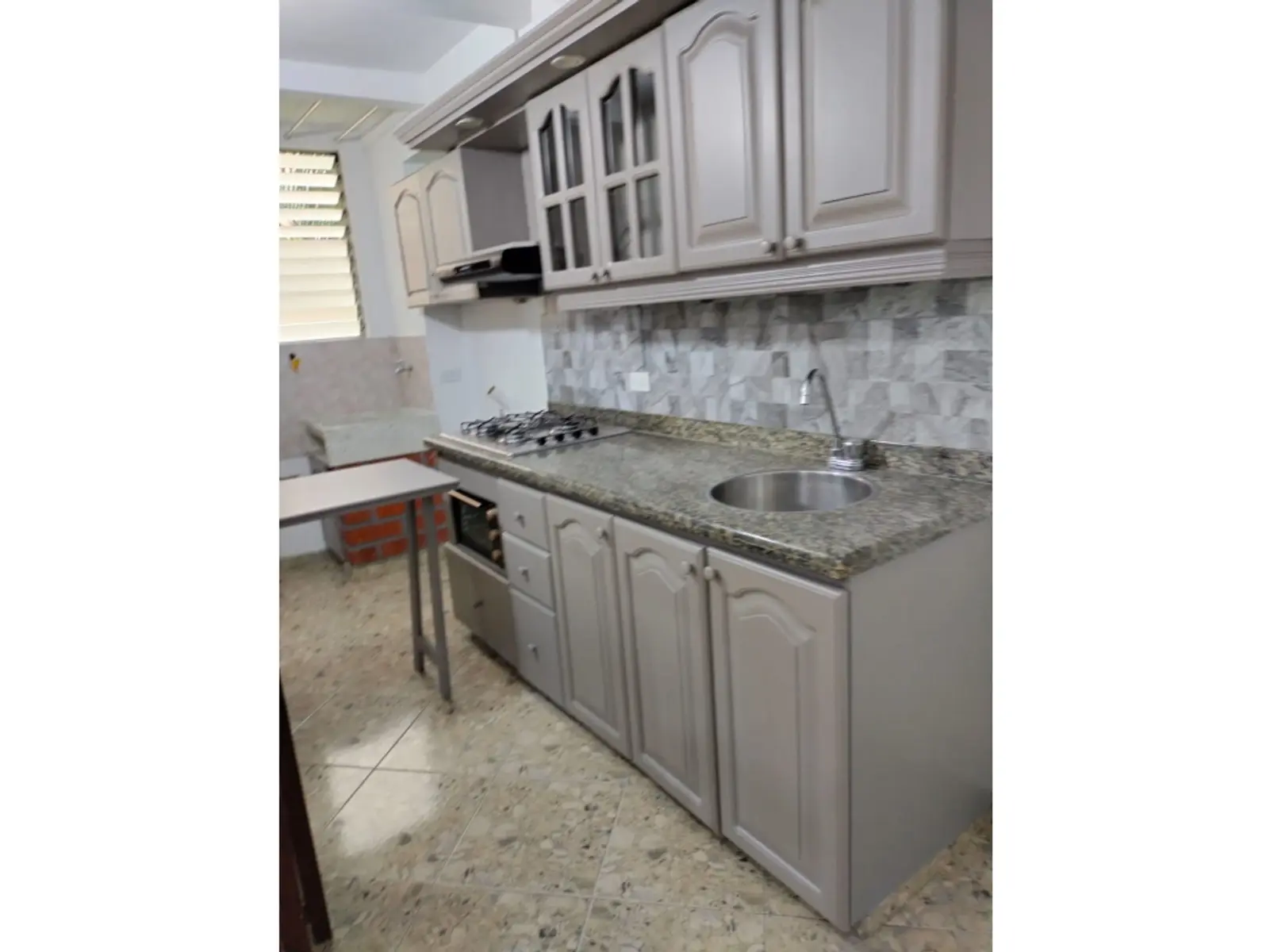 Apartamento en Arriendo en Loma del Indio, Medellín