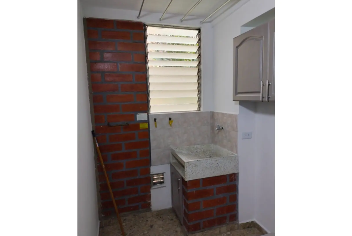 Apartamento en Arriendo en Loma del Indio, Medellín